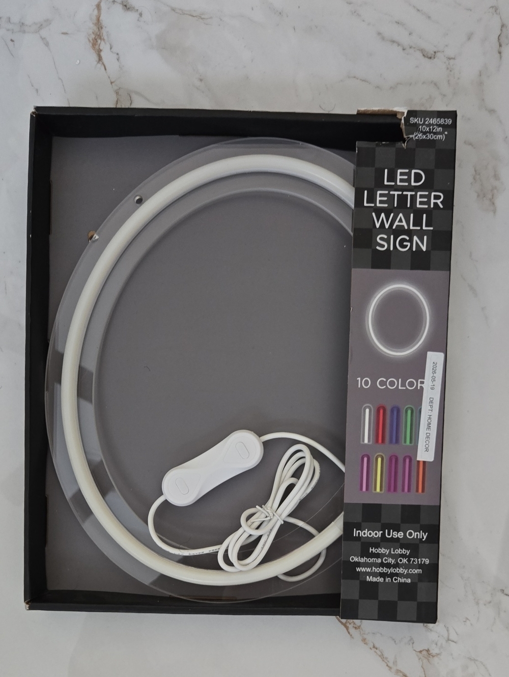 LED Letter Wall Sign – White Neon "O"